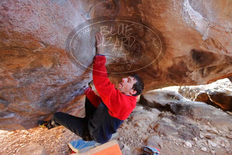 Bouldering in Hueco Tanks on 12/29/2019 with Blue Lizard Climbing and Yoga
Filename: SRM_20191229_1430020.jpg
Aperture: f/2.8
Shutter Speed: 1/160
Body: Canon EOS-1D Mark II
Lens: Canon EF 16-35mm f/2.8 L