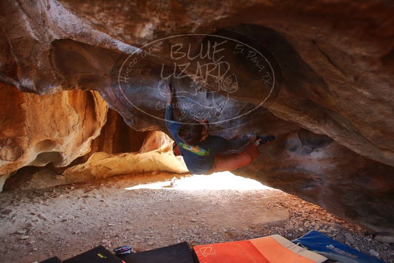 Bouldering in Hueco Tanks on 12/29/2019 with Blue Lizard Climbing and Yoga

Filename: SRM_20191229_1434340.jpg
Aperture: f/4.0
Shutter Speed: 1/250
Body: Canon EOS-1D Mark II
Lens: Canon EF 16-35mm f/2.8 L