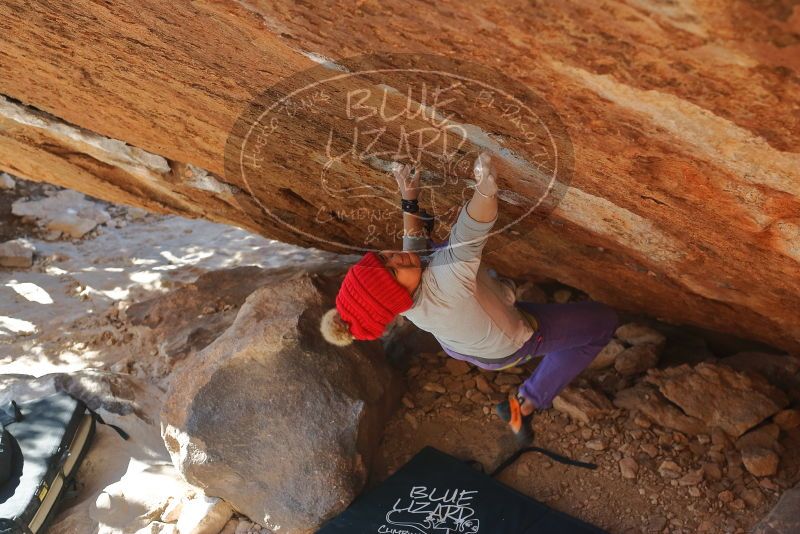 Bouldering in Hueco Tanks on 12/29/2019 with Blue Lizard Climbing and Yoga
Filename: SRM_20191229_1529540.jpg
Aperture: f/4.5
Shutter Speed: 1/320
Body: Canon EOS-1D Mark II
Lens: Canon EF 50mm f/1.8 II