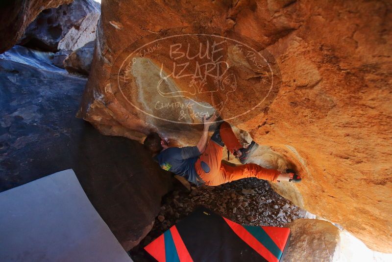Bouldering in Hueco Tanks on 12/29/2019 with Blue Lizard Climbing and Yoga
Filename: SRM_20191229_1711540.jpg
Aperture: f/3.2
Shutter Speed: 1/200
Body: Canon EOS-1D Mark II
Lens: Canon EF 16-35mm f/2.8 L