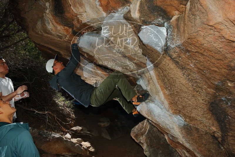 Bouldering in Hueco Tanks on 12/30/2019 with Blue Lizard Climbing and Yoga
Filename: SRM_20191230_1228130.jpg
Aperture: f/8.0
Shutter Speed: 1/250
Body: Canon EOS-1D Mark II
Lens: Canon EF 16-35mm f/2.8 L