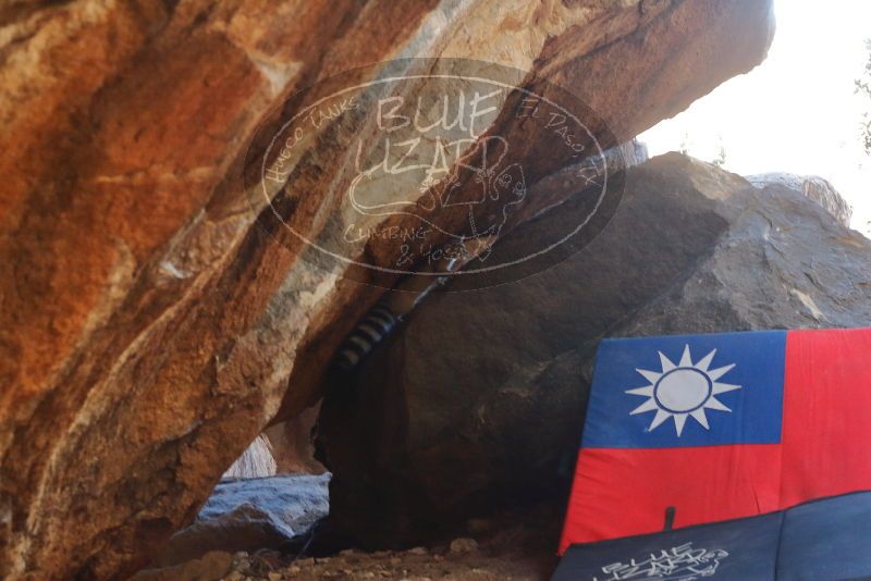 Bouldering in Hueco Tanks on 12/30/2019 with Blue Lizard Climbing and Yoga
Filename: SRM_20191230_1257280.jpg
Aperture: f/8.0
Shutter Speed: 1/80
Body: Canon EOS-1D Mark II
Lens: Canon EF 50mm f/1.8 II