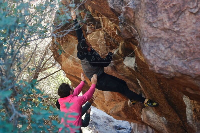 Bouldering in Hueco Tanks on 12/30/2019 with Blue Lizard Climbing and Yoga
Filename: SRM_20191230_1308560.jpg
Aperture: f/4.0
Shutter Speed: 1/250
Body: Canon EOS-1D Mark II
Lens: Canon EF 50mm f/1.8 II