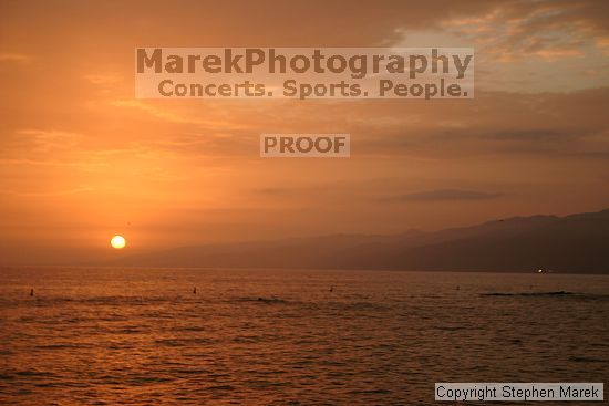 

Filename: img_4471_std.jpg
Aperture: f/5.6
Shutter Speed: 1/80
Body: Canon EOS DIGITAL REBEL
Lens: Canon EF-S 18-55mm f/3.5-5.6