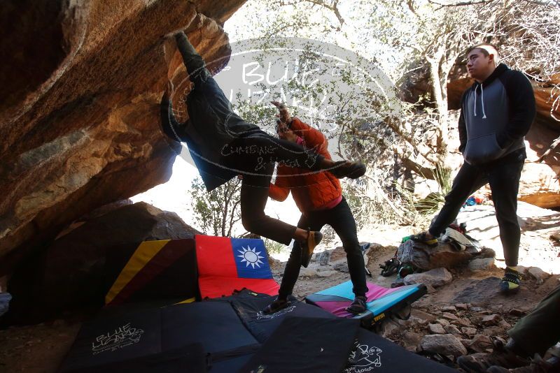 Bouldering in Hueco Tanks on 12/30/2019 with Blue Lizard Climbing and Yoga

Filename: SRM_20191230_1333500.jpg
Aperture: f/4.0
Shutter Speed: 1/250
Body: Canon EOS-1D Mark II
Lens: Canon EF 16-35mm f/2.8 L