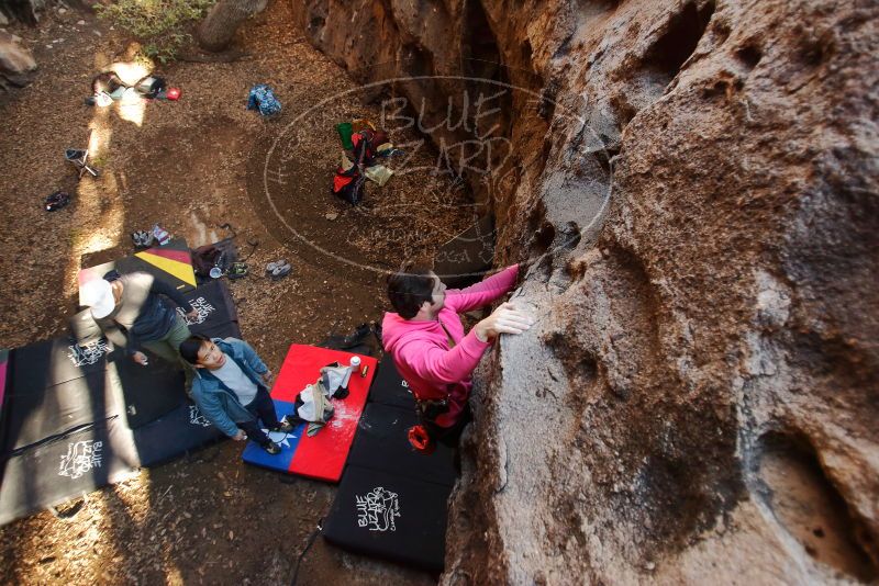 Bouldering in Hueco Tanks on 12/30/2019 with Blue Lizard Climbing and Yoga
Filename: SRM_20191230_1646320.jpg
Aperture: f/2.8
Shutter Speed: 1/160
Body: Canon EOS-1D Mark II
Lens: Canon EF 16-35mm f/2.8 L