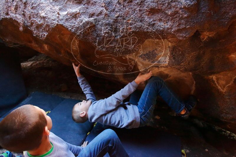 Bouldering in Hueco Tanks on 12/31/2019 with Blue Lizard Climbing and Yoga
Filename: SRM_20191231_1223240.jpg
Aperture: f/4.0
Shutter Speed: 1/200
Body: Canon EOS-1D Mark II
Lens: Canon EF 16-35mm f/2.8 L