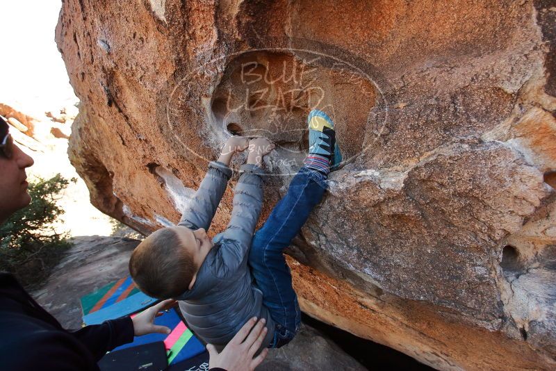 Bouldering in Hueco Tanks on 12/31/2019 with Blue Lizard Climbing and Yoga
Filename: SRM_20191231_1500570.jpg
Aperture: f/5.6
Shutter Speed: 1/250
Body: Canon EOS-1D Mark II
Lens: Canon EF 16-35mm f/2.8 L