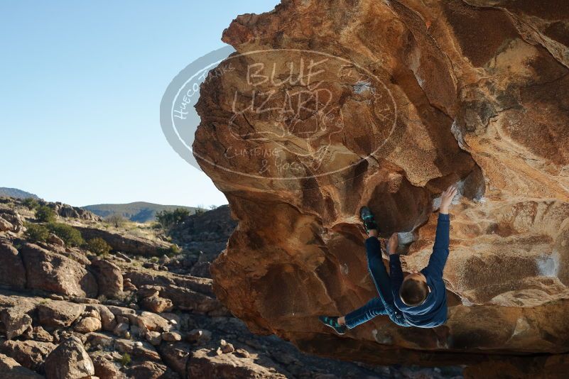 Bouldering in Hueco Tanks on 01/01/2020 with Blue Lizard Climbing and Yoga
Filename: SRM_20200101_1119270.jpg
Aperture: f/5.6
Shutter Speed: 1/250
Body: Canon EOS-1D Mark II
Lens: Canon EF 50mm f/1.8 II