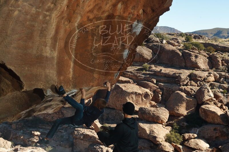 Bouldering in Hueco Tanks on 01/01/2020 with Blue Lizard Climbing and Yoga
Filename: SRM_20200101_1139180.jpg
Aperture: f/8.0
Shutter Speed: 1/250
Body: Canon EOS-1D Mark II
Lens: Canon EF 50mm f/1.8 II