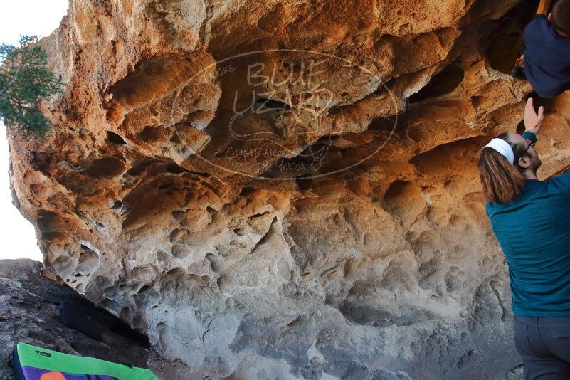 Bouldering in Hueco Tanks on 01/01/2020 with Blue Lizard Climbing and Yoga
Filename: SRM_20200101_1522180.jpg
Aperture: f/5.6
Shutter Speed: 1/250
Body: Canon EOS-1D Mark II
Lens: Canon EF 16-35mm f/2.8 L