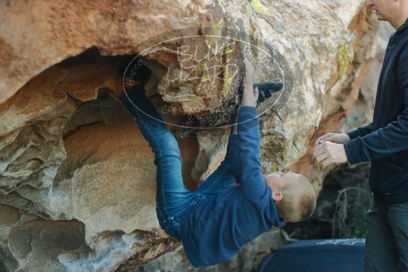 Bouldering in Hueco Tanks on 01/01/2020 with Blue Lizard Climbing and Yoga
Filename: SRM_20200101_1631460.jpg
Aperture: f/3.2
Shutter Speed: 1/250
Body: Canon EOS-1D Mark II
Lens: Canon EF 50mm f/1.8 II