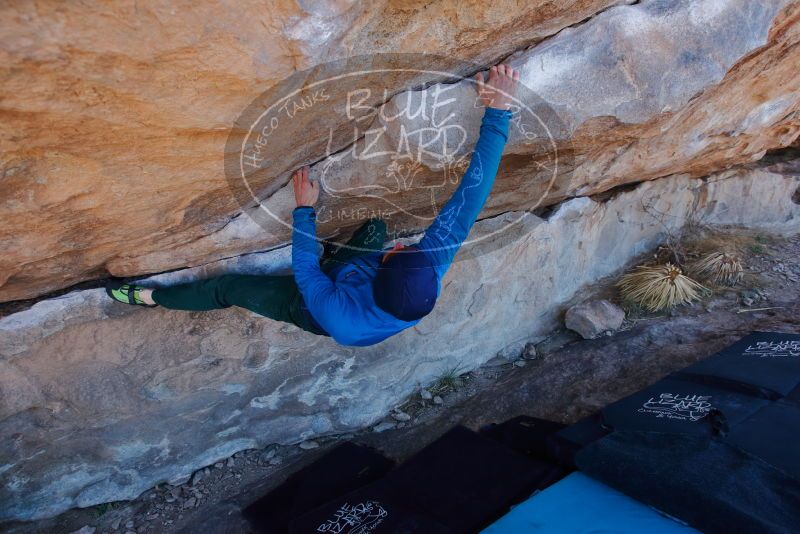 Bouldering in Hueco Tanks on 01/03/2020 with Blue Lizard Climbing and Yoga
Filename: SRM_20200103_1259420.jpg
Aperture: f/4.5
Shutter Speed: 1/320
Body: Canon EOS-1D Mark II
Lens: Canon EF 16-35mm f/2.8 L
