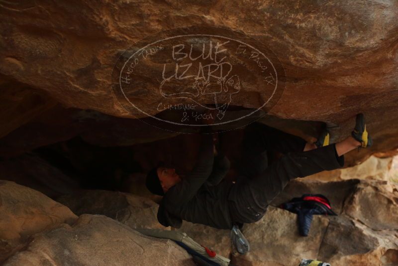 Bouldering in Hueco Tanks on 01/02/2020 with Blue Lizard Climbing and Yoga
Filename: SRM_20200102_1136160.jpg
Aperture: f/3.2
Shutter Speed: 1/250
Body: Canon EOS-1D Mark II
Lens: Canon EF 50mm f/1.8 II