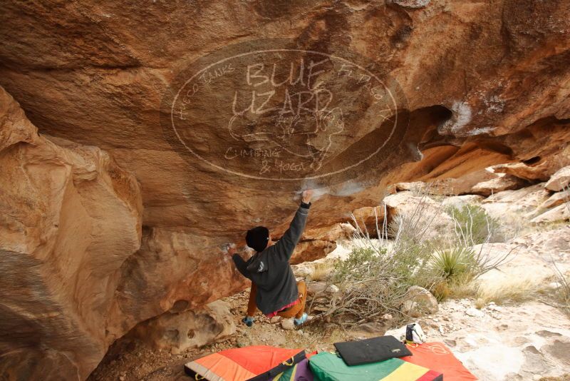 Bouldering in Hueco Tanks on 01/02/2020 with Blue Lizard Climbing and Yoga
Filename: SRM_20200102_1320230.jpg
Aperture: f/5.6
Shutter Speed: 1/250
Body: Canon EOS-1D Mark II
Lens: Canon EF 16-35mm f/2.8 L