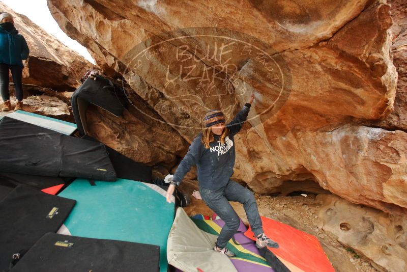 Bouldering in Hueco Tanks on 01/02/2020 with Blue Lizard Climbing and Yoga
Filename: SRM_20200102_1337302.jpg
Aperture: f/4.0
Shutter Speed: 1/250
Body: Canon EOS-1D Mark II
Lens: Canon EF 16-35mm f/2.8 L
