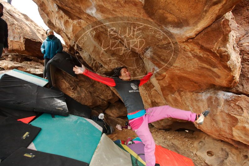 Bouldering in Hueco Tanks on 01/02/2020 with Blue Lizard Climbing and Yoga
Filename: SRM_20200102_1338142.jpg
Aperture: f/4.0
Shutter Speed: 1/250
Body: Canon EOS-1D Mark II
Lens: Canon EF 16-35mm f/2.8 L