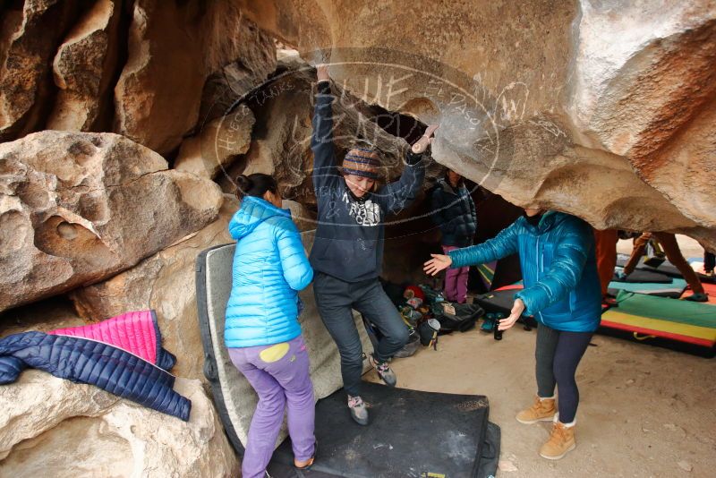 Bouldering in Hueco Tanks on 01/02/2020 with Blue Lizard Climbing and Yoga
Filename: SRM_20200102_1439372.jpg
Aperture: f/4.0
Shutter Speed: 1/250
Body: Canon EOS-1D Mark II
Lens: Canon EF 16-35mm f/2.8 L