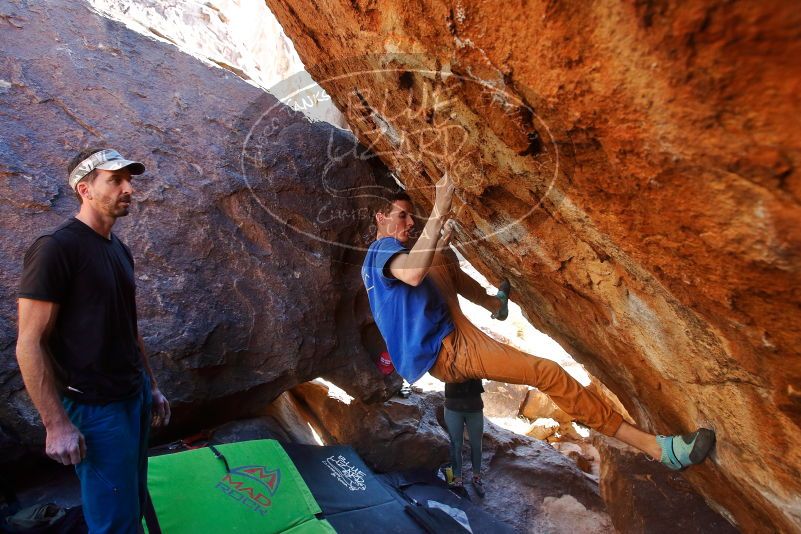 Bouldering in Hueco Tanks on 01/05/2020 with Blue Lizard Climbing and Yoga
Filename: SRM_20200105_1447121.jpg
Aperture: f/4.5
Shutter Speed: 1/250
Body: Canon EOS-1D Mark II
Lens: Canon EF 16-35mm f/2.8 L