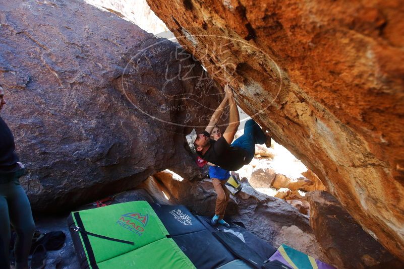 Bouldering in Hueco Tanks on 01/05/2020 with Blue Lizard Climbing and Yoga
Filename: SRM_20200105_1452551.jpg
Aperture: f/4.5
Shutter Speed: 1/250
Body: Canon EOS-1D Mark II
Lens: Canon EF 16-35mm f/2.8 L
