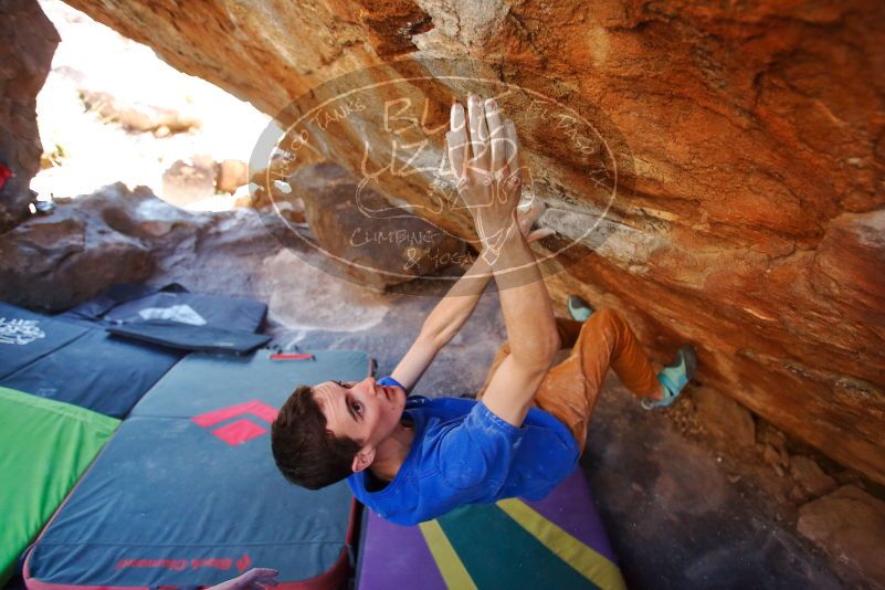 Bouldering in Hueco Tanks on 01/05/2020 with Blue Lizard Climbing and Yoga
Filename: SRM_20200105_1454120.jpg
Aperture: f/3.2
Shutter Speed: 1/250
Body: Canon EOS-1D Mark II
Lens: Canon EF 16-35mm f/2.8 L