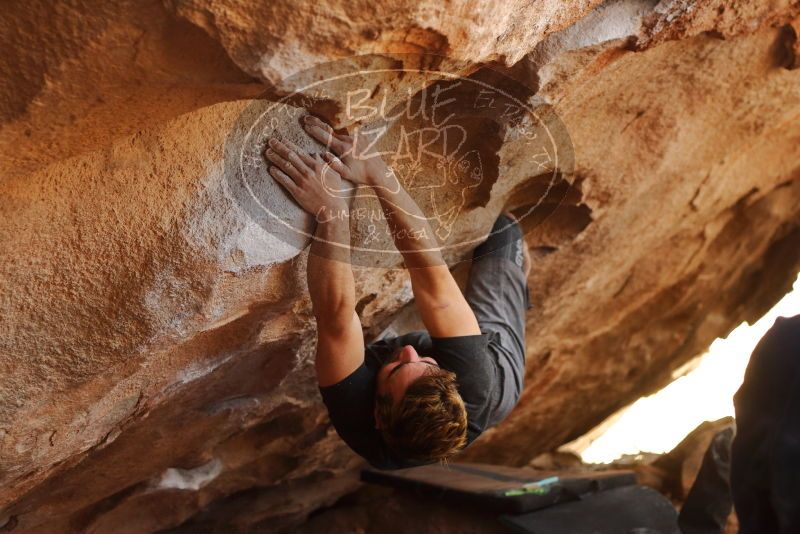 Bouldering in Hueco Tanks on 01/04/2020 with Blue Lizard Climbing and Yoga

Filename: SRM_20200104_1308191.jpg
Aperture: f/3.5
Shutter Speed: 1/250
Body: Canon EOS-1D Mark II
Lens: Canon EF 50mm f/1.8 II