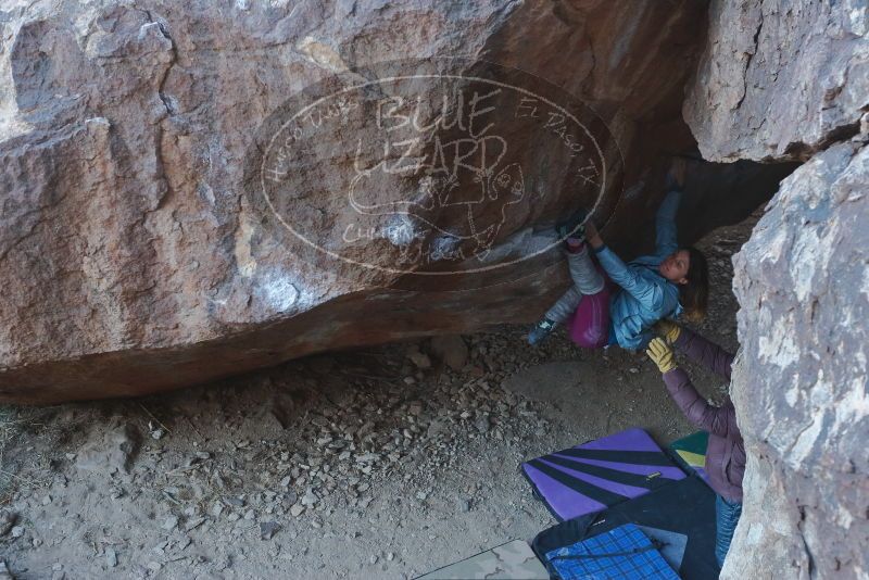 Bouldering in Hueco Tanks on 01/08/2020 with Blue Lizard Climbing and Yoga
Filename: SRM_20200108_1121020.jpg
Aperture: f/4.0
Shutter Speed: 1/250
Body: Canon EOS-1D Mark II
Lens: Canon EF 50mm f/1.8 II