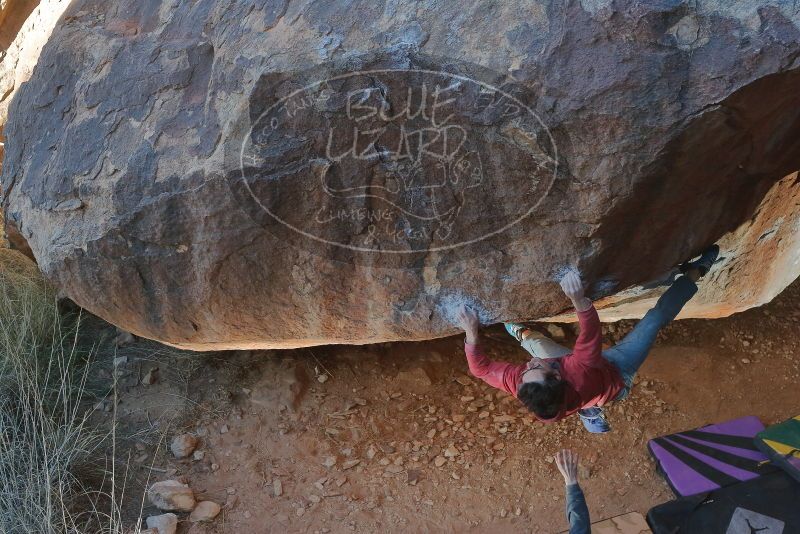Bouldering in Hueco Tanks on 01/08/2020 with Blue Lizard Climbing and Yoga

Filename: SRM_20200108_1131020.jpg
Aperture: f/5.6
Shutter Speed: 1/250
Body: Canon EOS-1D Mark II
Lens: Canon EF 50mm f/1.8 II