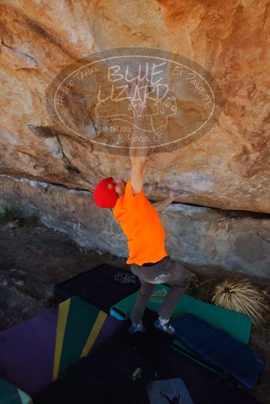 Bouldering in Hueco Tanks on 01/08/2020 with Blue Lizard Climbing and Yoga

Filename: SRM_20200108_1259123.jpg
Aperture: f/7.1
Shutter Speed: 1/250
Body: Canon EOS-1D Mark II
Lens: Canon EF 16-35mm f/2.8 L