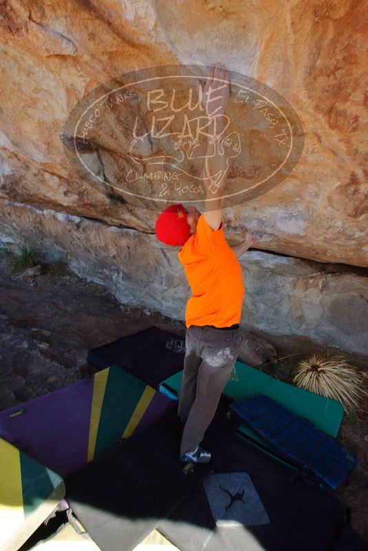 Bouldering in Hueco Tanks on 01/08/2020 with Blue Lizard Climbing and Yoga
Filename: SRM_20200108_1259124.jpg
Aperture: f/6.3
Shutter Speed: 1/250
Body: Canon EOS-1D Mark II
Lens: Canon EF 16-35mm f/2.8 L