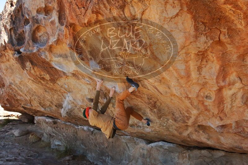 Bouldering in Hueco Tanks on 01/08/2020 with Blue Lizard Climbing and Yoga

Filename: SRM_20200108_1306310.jpg
Aperture: f/7.1
Shutter Speed: 1/500
Body: Canon EOS-1D Mark II
Lens: Canon EF 16-35mm f/2.8 L