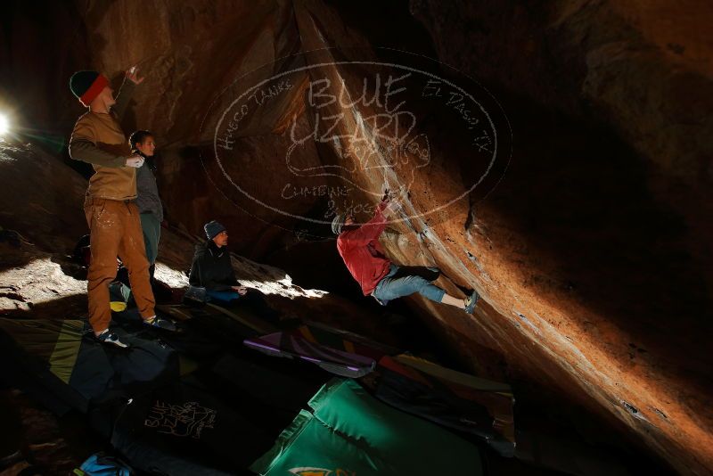 Bouldering in Hueco Tanks on 01/08/2020 with Blue Lizard Climbing and Yoga
Filename: SRM_20200108_1540300.jpg
Aperture: f/5.6
Shutter Speed: 1/250
Body: Canon EOS-1D Mark II
Lens: Canon EF 16-35mm f/2.8 L