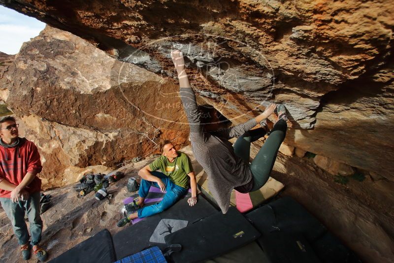 Bouldering in Hueco Tanks on 01/08/2020 with Blue Lizard Climbing and Yoga
Filename: SRM_20200108_1705320.jpg
Aperture: f/4.5
Shutter Speed: 1/500
Body: Canon EOS-1D Mark II
Lens: Canon EF 16-35mm f/2.8 L