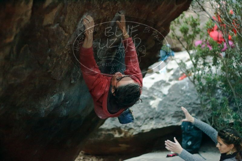 Bouldering in Hueco Tanks on 01/08/2020 with Blue Lizard Climbing and Yoga
Filename: SRM_20200108_1823370.jpg
Aperture: f/1.8
Shutter Speed: 1/125
Body: Canon EOS-1D Mark II
Lens: Canon EF 50mm f/1.8 II
