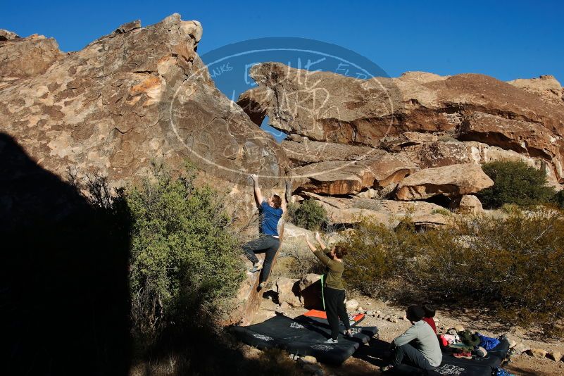 Bouldering in Hueco Tanks on 01/12/2020 with Blue Lizard Climbing and Yoga
Filename: SRM_20200112_1024390.jpg
Aperture: f/8.0
Shutter Speed: 1/320
Body: Canon EOS-1D Mark II
Lens: Canon EF 16-35mm f/2.8 L