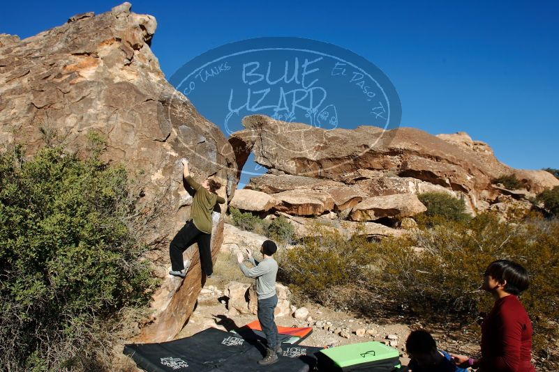 Bouldering in Hueco Tanks on 01/12/2020 with Blue Lizard Climbing and Yoga
Filename: SRM_20200112_1042010.jpg
Aperture: f/7.1
Shutter Speed: 1/320
Body: Canon EOS-1D Mark II
Lens: Canon EF 16-35mm f/2.8 L