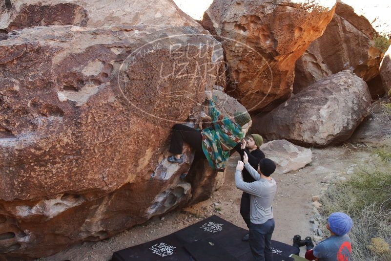 Bouldering in Hueco Tanks on 01/12/2020 with Blue Lizard Climbing and Yoga
Filename: SRM_20200112_1108430.jpg
Aperture: f/5.6
Shutter Speed: 1/320
Body: Canon EOS-1D Mark II
Lens: Canon EF 16-35mm f/2.8 L