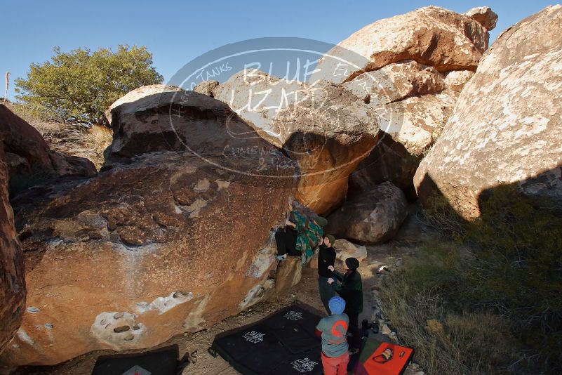 Bouldering in Hueco Tanks on 01/12/2020 with Blue Lizard Climbing and Yoga

Filename: SRM_20200112_1118010.jpg
Aperture: f/8.0
Shutter Speed: 1/250
Body: Canon EOS-1D Mark II
Lens: Canon EF 16-35mm f/2.8 L