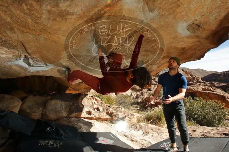 Bouldering in Hueco Tanks on 01/12/2020 with Blue Lizard Climbing and Yoga
Filename: SRM_20200112_1323030.jpg
Aperture: f/8.0
Shutter Speed: 1/250
Body: Canon EOS-1D Mark II
Lens: Canon EF 16-35mm f/2.8 L