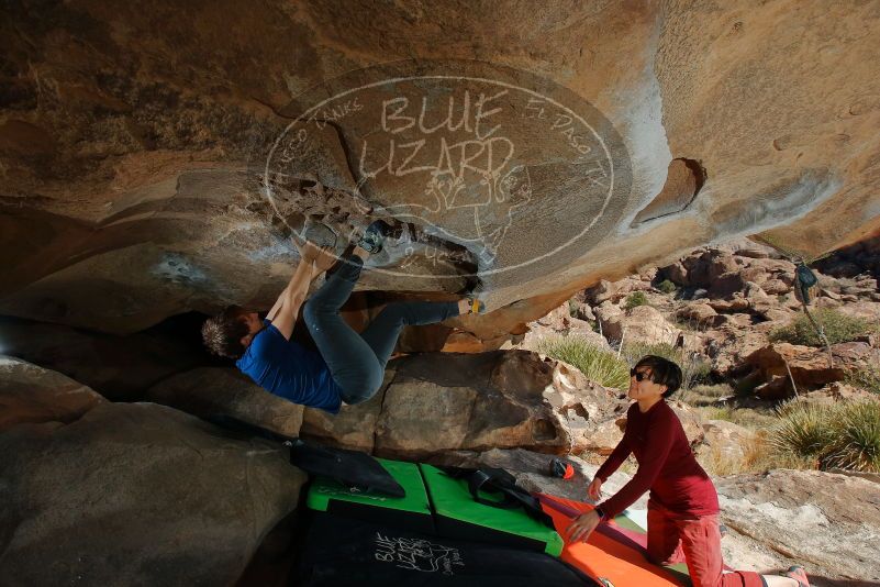 Bouldering in Hueco Tanks on 01/12/2020 with Blue Lizard Climbing and Yoga
Filename: SRM_20200112_1413050.jpg
Aperture: f/8.0
Shutter Speed: 1/250
Body: Canon EOS-1D Mark II
Lens: Canon EF 16-35mm f/2.8 L