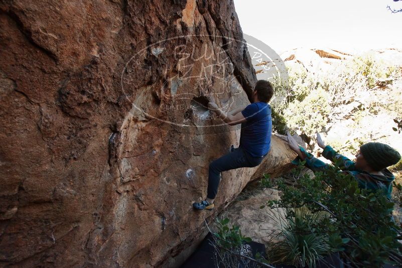 Bouldering in Hueco Tanks on 01/12/2020 with Blue Lizard Climbing and Yoga
Filename: SRM_20200112_1547300.jpg
Aperture: f/6.3
Shutter Speed: 1/250
Body: Canon EOS-1D Mark II
Lens: Canon EF 16-35mm f/2.8 L