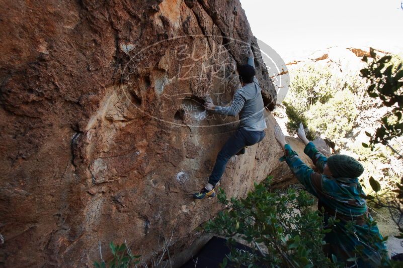 Bouldering in Hueco Tanks on 01/12/2020 with Blue Lizard Climbing and Yoga
Filename: SRM_20200112_1548490.jpg
Aperture: f/6.3
Shutter Speed: 1/250
Body: Canon EOS-1D Mark II
Lens: Canon EF 16-35mm f/2.8 L