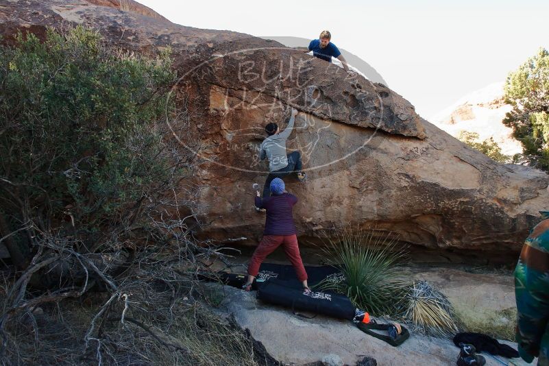 Bouldering in Hueco Tanks on 01/12/2020 with Blue Lizard Climbing and Yoga

Filename: SRM_20200112_1557360.jpg
Aperture: f/6.3
Shutter Speed: 1/250
Body: Canon EOS-1D Mark II
Lens: Canon EF 16-35mm f/2.8 L