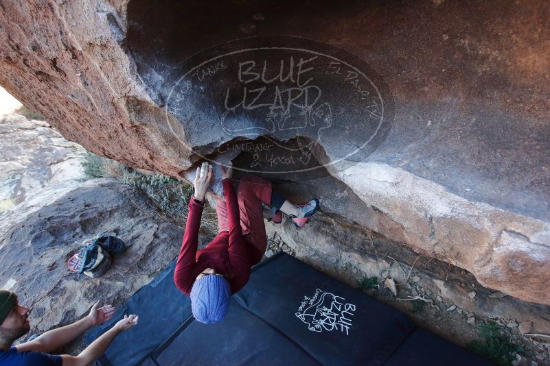 Bouldering in Hueco Tanks on 01/12/2020 with Blue Lizard Climbing and Yoga
Filename: SRM_20200112_1702110.jpg
Aperture: f/4.5
Shutter Speed: 1/250
Body: Canon EOS-1D Mark II
Lens: Canon EF 16-35mm f/2.8 L
