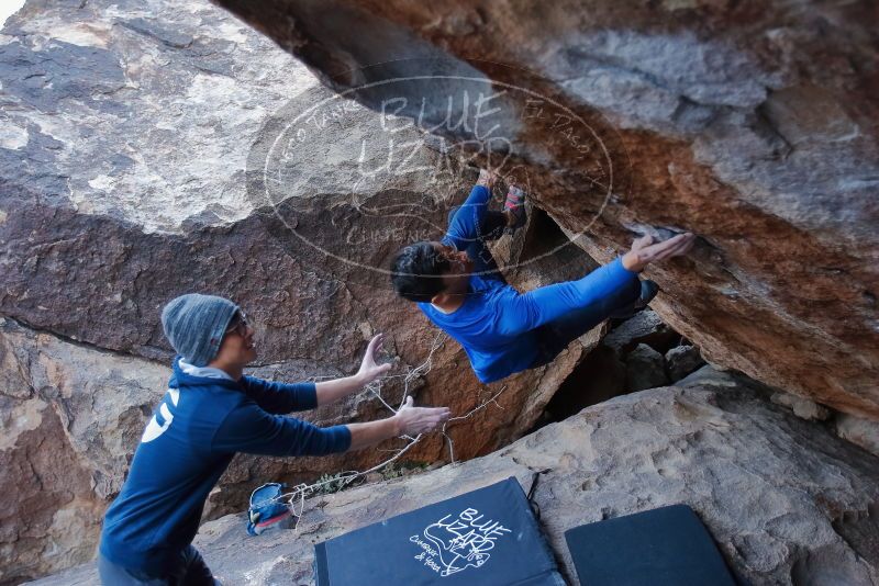 Bouldering in Hueco Tanks on 01/16/2020 with Blue Lizard Climbing and Yoga

Filename: SRM_20200116_1410030.jpg
Aperture: f/3.2
Shutter Speed: 1/320
Body: Canon EOS-1D Mark II
Lens: Canon EF 16-35mm f/2.8 L