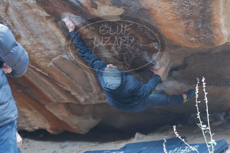 Bouldering in Hueco Tanks on 01/16/2020 with Blue Lizard Climbing and Yoga
Filename: SRM_20200116_1450481.jpg
Aperture: f/2.8
Shutter Speed: 1/250
Body: Canon EOS-1D Mark II
Lens: Canon EF 50mm f/1.8 II
