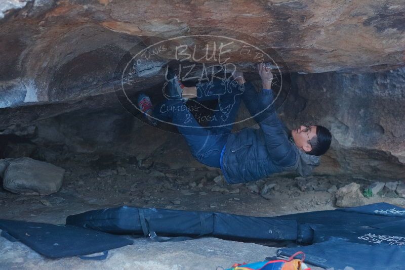 Bouldering in Hueco Tanks on 01/16/2020 with Blue Lizard Climbing and Yoga

Filename: SRM_20200116_1538200.jpg
Aperture: f/3.2
Shutter Speed: 1/250
Body: Canon EOS-1D Mark II
Lens: Canon EF 50mm f/1.8 II