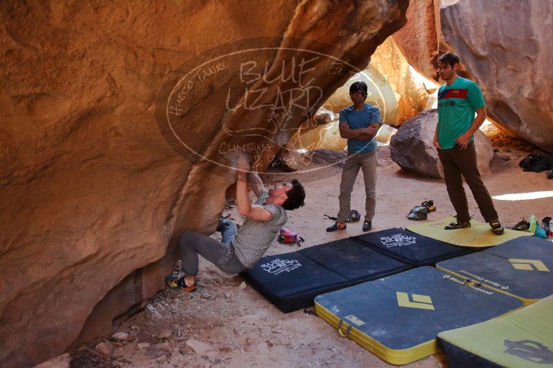 Bouldering in Hueco Tanks on 01/18/2020 with Blue Lizard Climbing and Yoga
Filename: SRM_20200118_1526290.jpg
Aperture: f/3.2
Shutter Speed: 1/250
Body: Canon EOS-1D Mark II
Lens: Canon EF 16-35mm f/2.8 L
