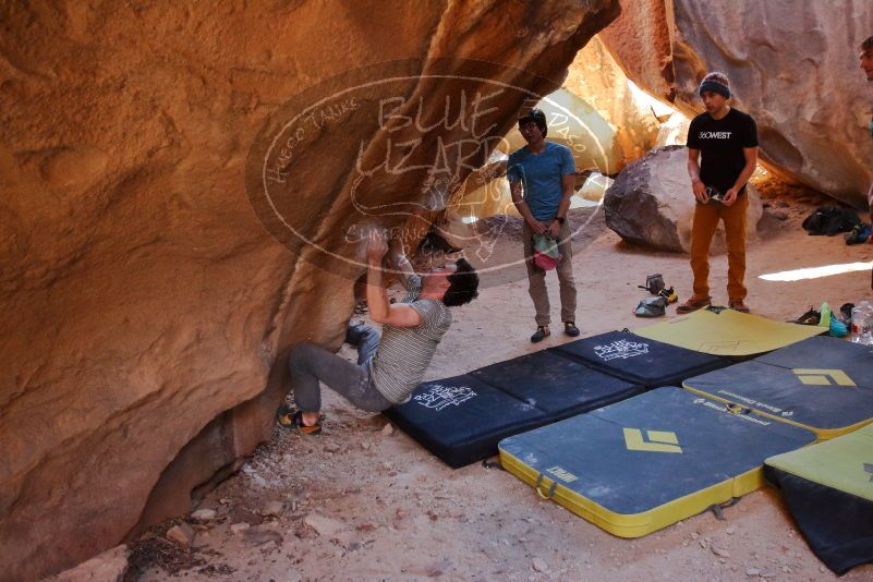 Bouldering in Hueco Tanks on 01/18/2020 with Blue Lizard Climbing and Yoga
Filename: SRM_20200118_1527320.jpg
Aperture: f/3.2
Shutter Speed: 1/250
Body: Canon EOS-1D Mark II
Lens: Canon EF 16-35mm f/2.8 L