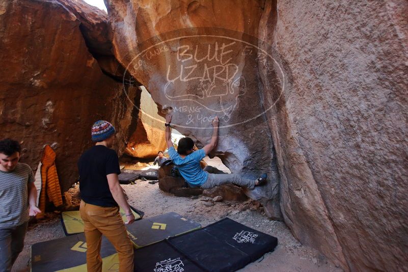 Bouldering in Hueco Tanks on 01/18/2020 with Blue Lizard Climbing and Yoga

Filename: SRM_20200118_1532000.jpg
Aperture: f/3.5
Shutter Speed: 1/250
Body: Canon EOS-1D Mark II
Lens: Canon EF 16-35mm f/2.8 L